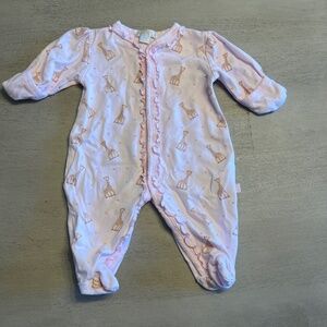 Kissy Kissy Footie Sleeper – Pink Sophie Giraffes – Size 0–3M
